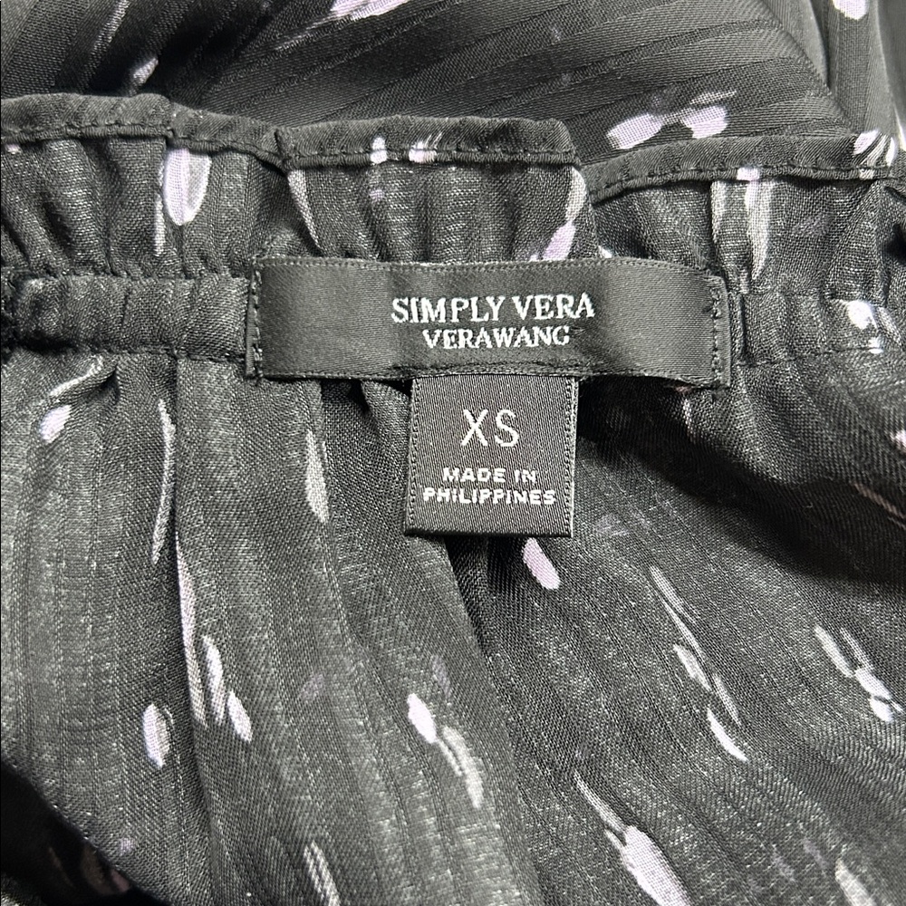 Simply Vera Black and White Blouse - Picture 7 of 9